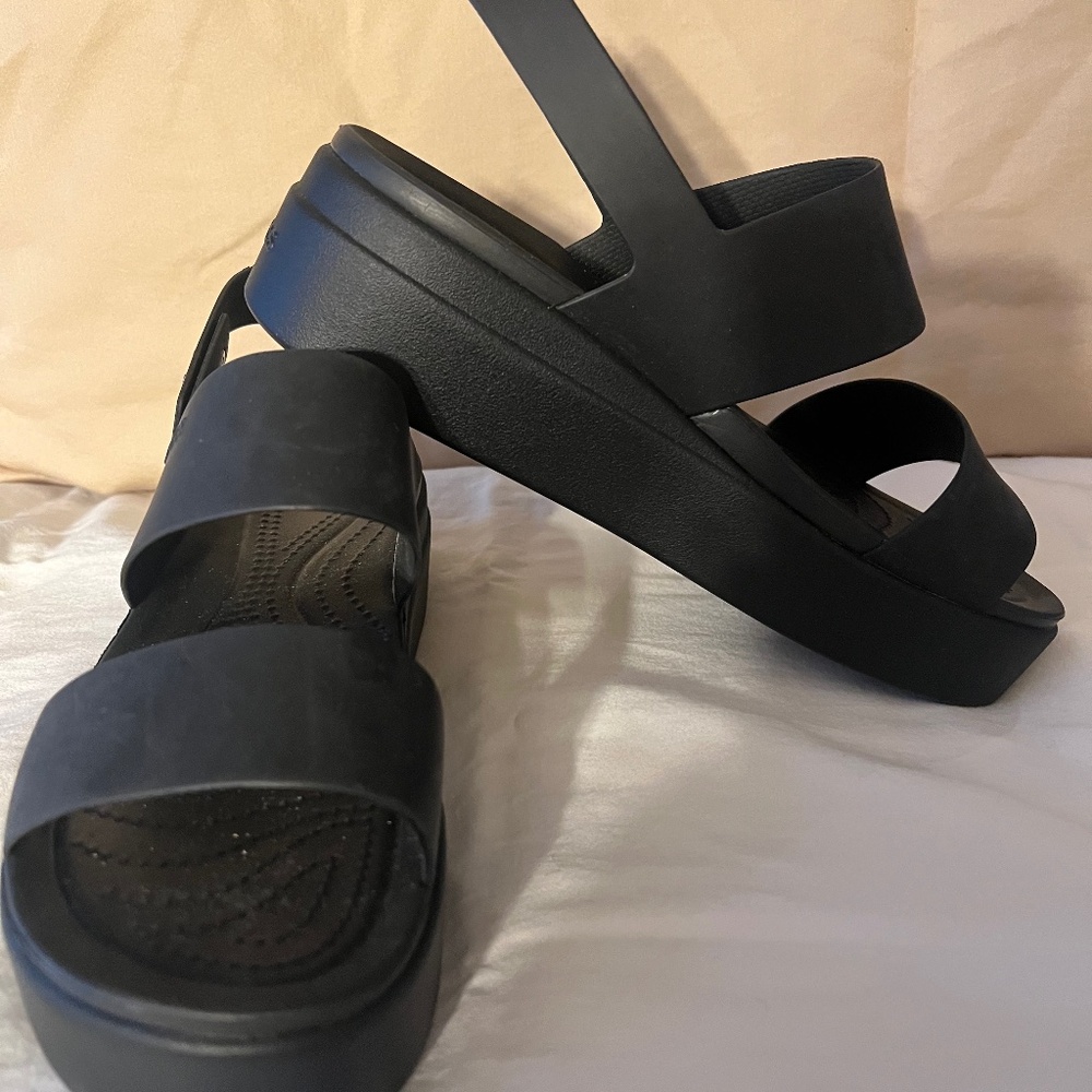 Crocs Brooklyn Low Wedge